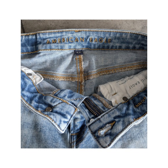 American Eagle Outfitters Women Light Wash Acid Wash Denim Jeans Size 28x30 - Picture 5 of 9
